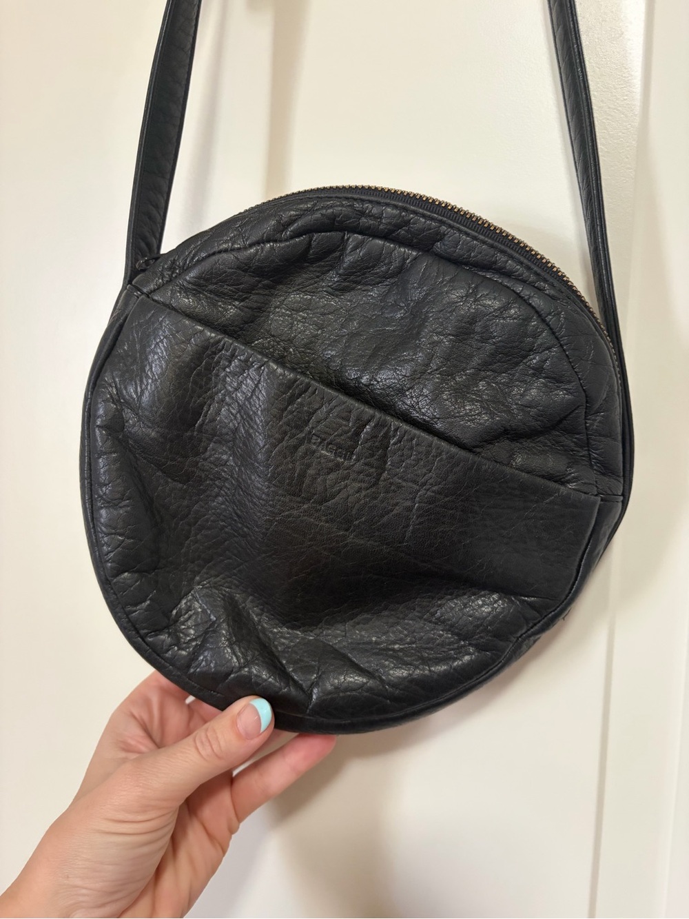 Vintage🖤RARE 🖤 BAGGU Black Round Circle Natural Leather Crossbody Bag🖤 - Picture 7 of 13